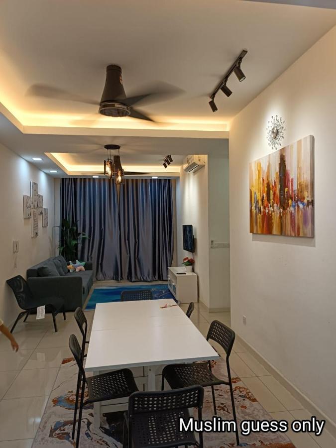 Qaisara D'Savanna Homestay@Southville City Bangi Exterior photo
