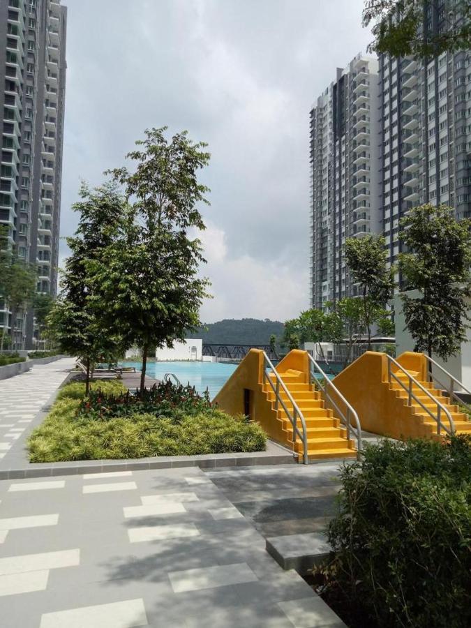 Qaisara D'Savanna Homestay@Southville City Bangi Exterior photo