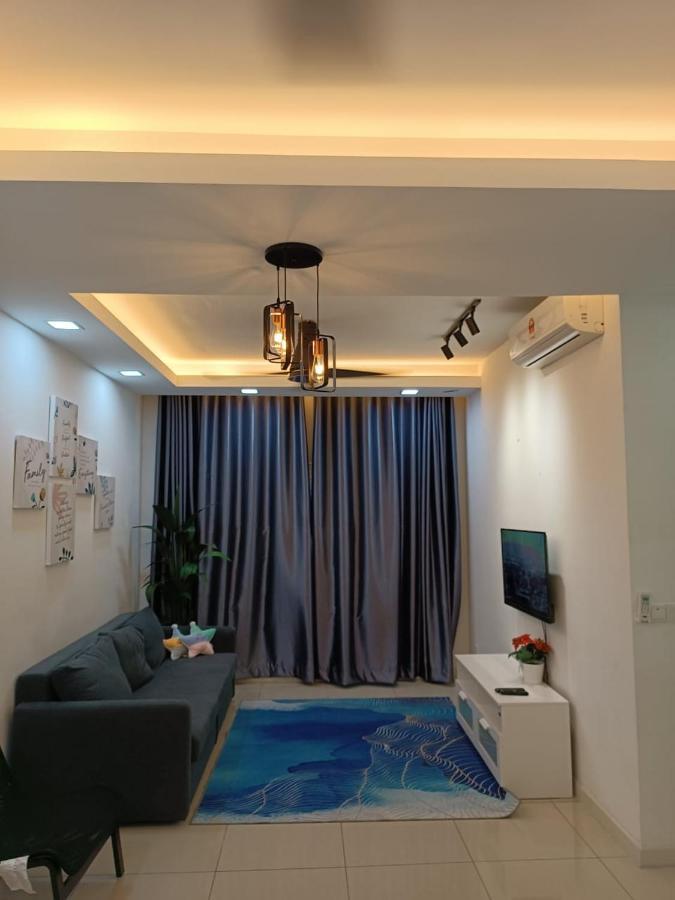 Qaisara D'Savanna Homestay@Southville City Bangi Exterior photo