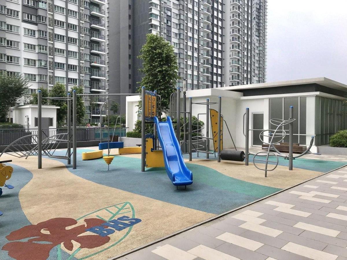 Qaisara D'Savanna Homestay@Southville City Bangi Exterior photo